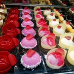 10-sweets-in-the-window-4962134_1280